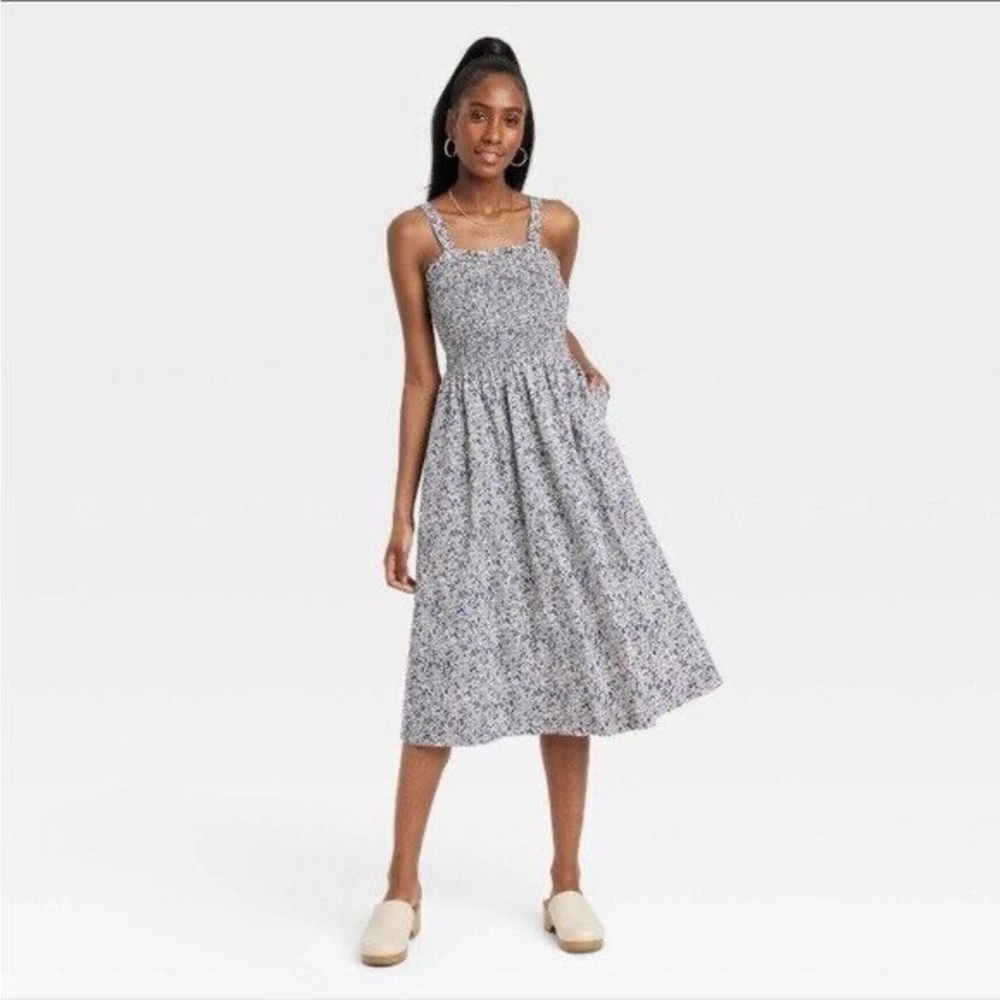 Universal Thread Blue Floral Dress